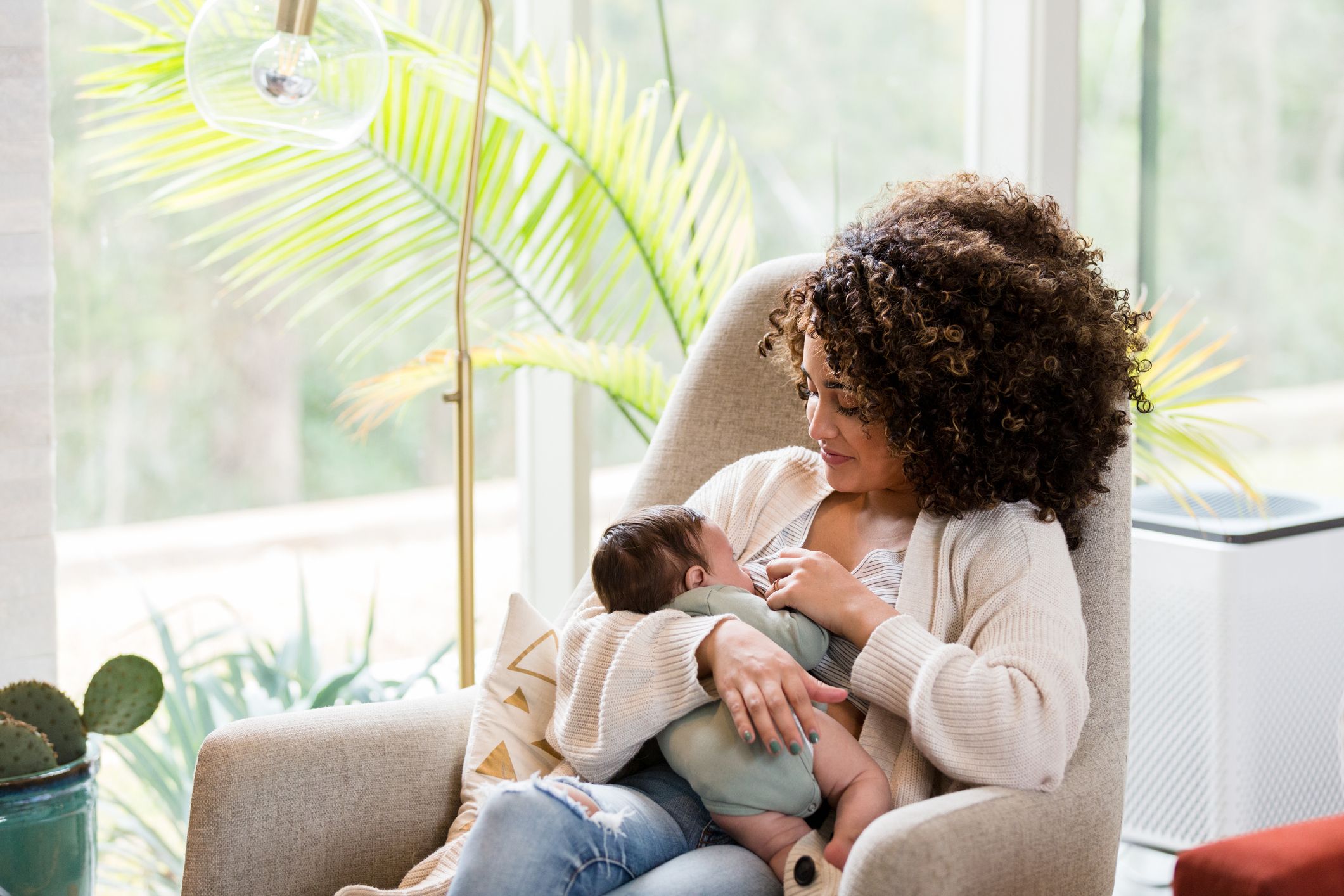 Leche (fórmula) para bebés: principales tipos y cómo preparar - Tua Saúde